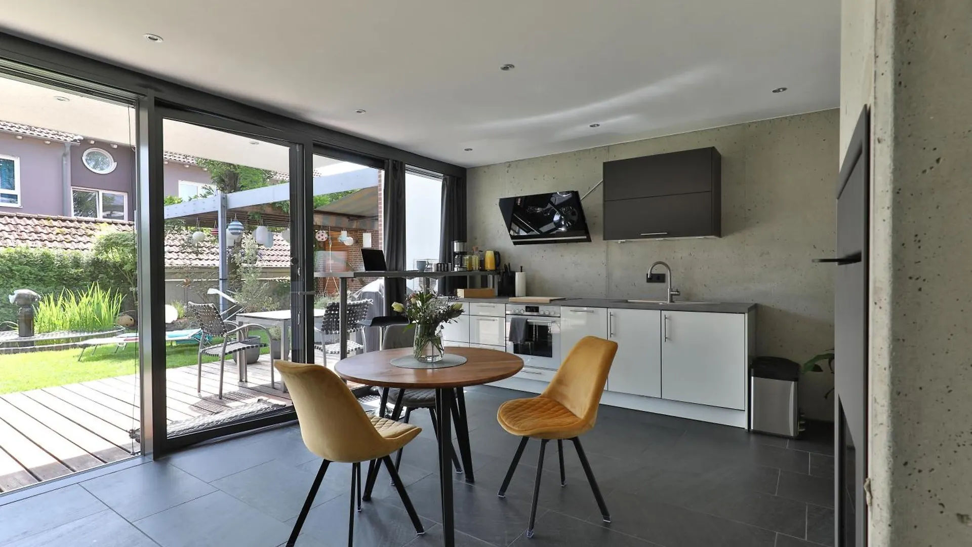 Modernes Studio-Apartment Gersthofen